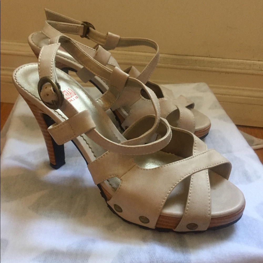 Creamy high heel sandal
